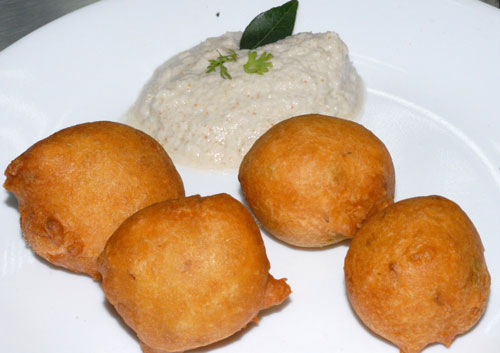 Aloo Bonda Recipe Swasthi S Recipes